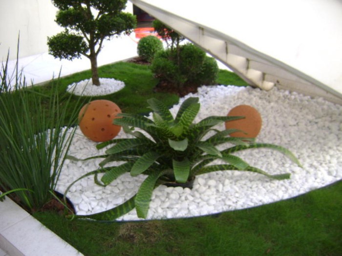 Garden design pebbles