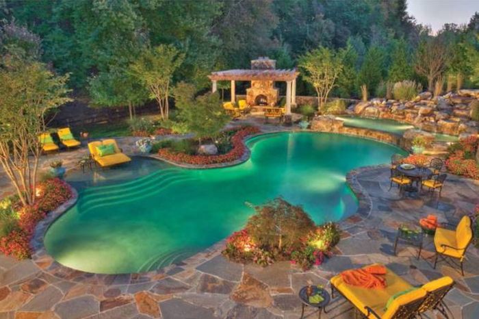 Pool tropical landscaping