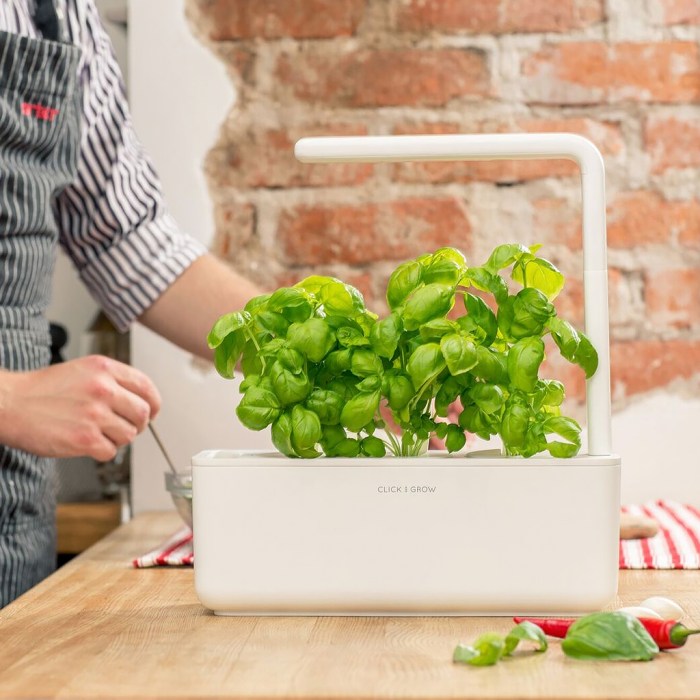 Start watering clickandgrow herb startpaket vit urbanfarmonline kjell